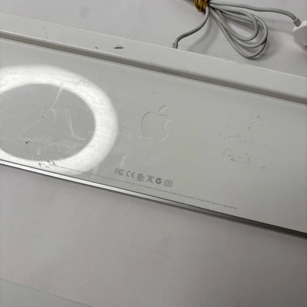 Apple A1243 Wired USB Keyboard Aluminum Silver White Numeric Keypad EMC 2171